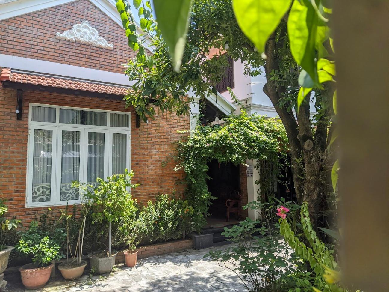 Q'Tropical Garden Homestay Hue Exterior photo